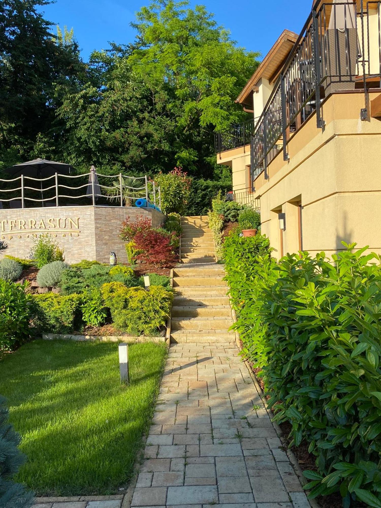 Terrasun Apartments Balatonszarszo Bagian luar foto
