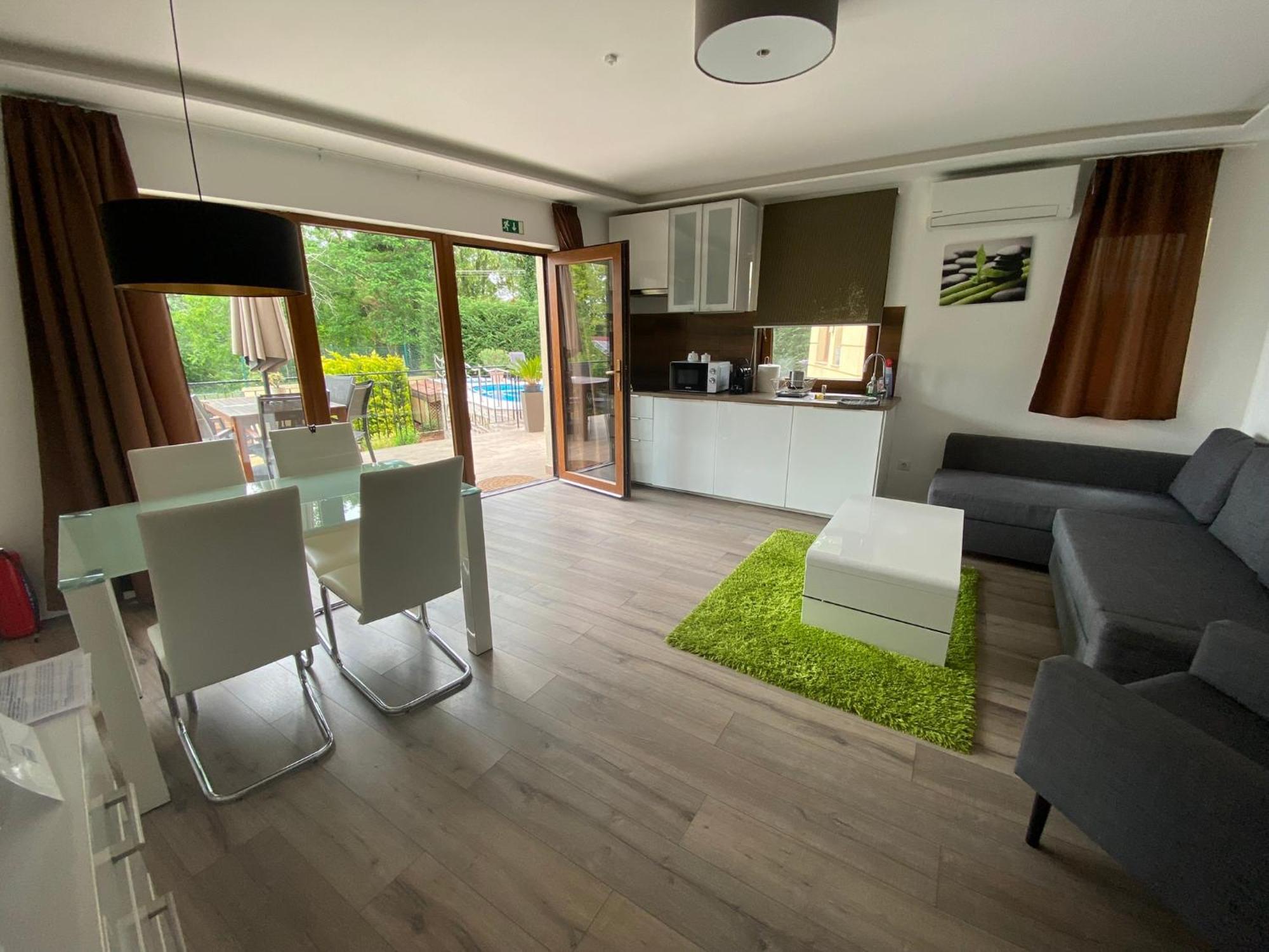 Terrasun Apartments Balatonszarszo Bagian luar foto